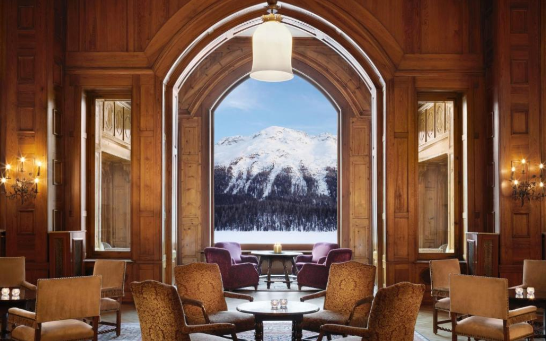 Badrutt’s Palace Hotel em St. Moritz: o ícone da hotelaria de luxo nos Alpes Suíços